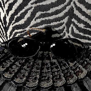 🕶Vintage Nicole Miller sunglasses 🕶